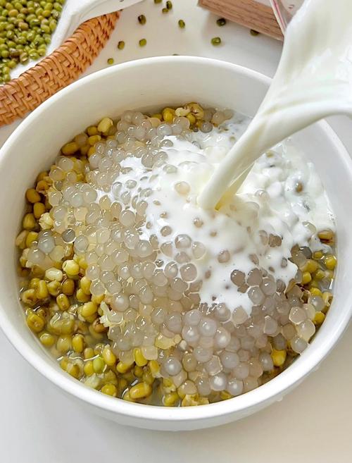 夏日清凉必备!绿豆西米露的简单做法